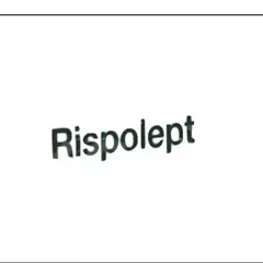 Napis "Risperidona" na białym tle.