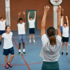 Czy fizjoterapeuta może wystawić zwolnienie z wf? Oto prawda, którą musisz znać