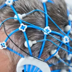 Co wykrywa badanie EEG? Kluczowe informacje o diagnozowaniu chorób