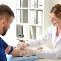 Jak nazywa się lekarz od wątroby i co powinieneś o nim wiedzieć