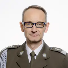 Czy warto zostać lekarzem wojskowym? Zalety i wady tej kariery