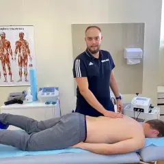 Czy fizjoterapeuta może wystawić receptę na leki czy tylko na sprzęt?