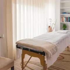 Ile kosztuje wizyta fizjoterapeuty w domu? Ceny i porady, które musisz znać