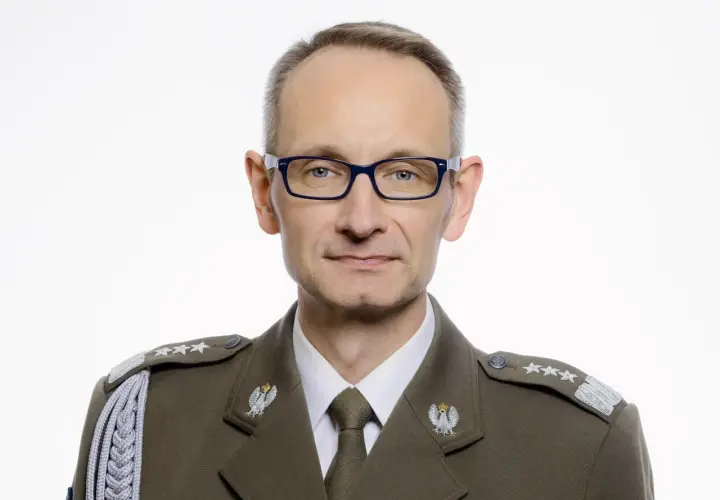Czy warto zostać lekarzem wojskowym? Zalety i wady tej kariery