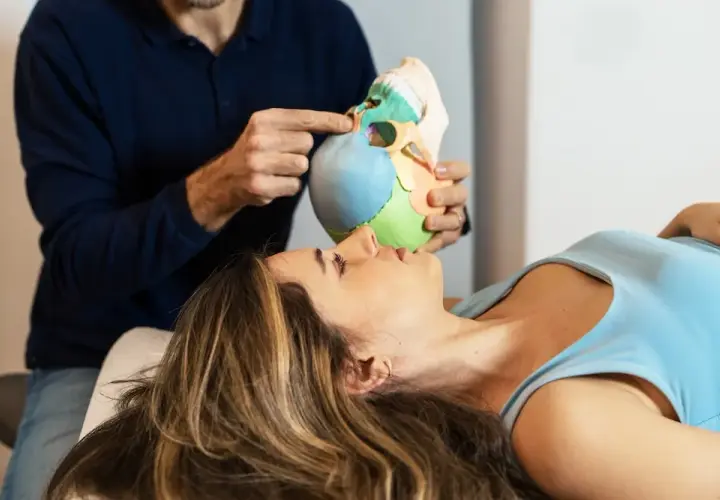 Studia z osteopatii w Polsce 2025 - Kompletny przewodnik dla przyszłych studentów