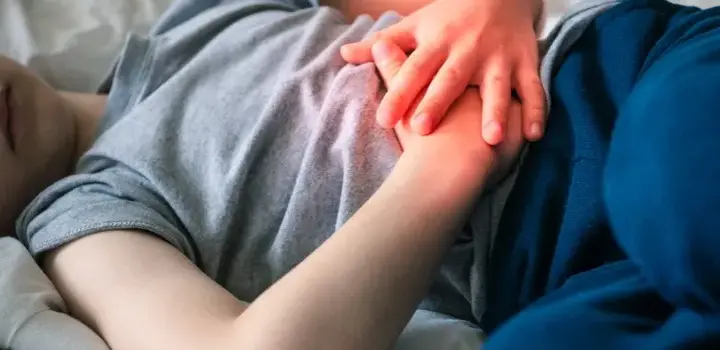 Co na ból brzucha u 5 latka – skuteczne metody i porady dla rodziców