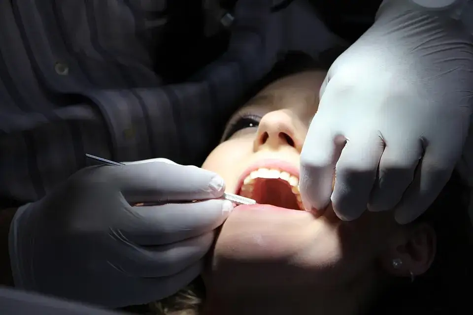 Zdjęcie Czy dentysta przyjmie z bólem zęba? Sprawdź swoje prawa i możliwości